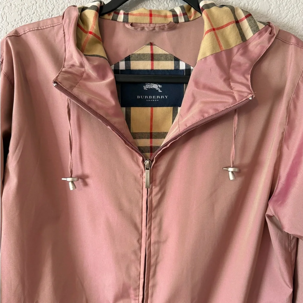 Burberry Pink Hooded Jacket with Signature Check Lining - Picture 3 of 9